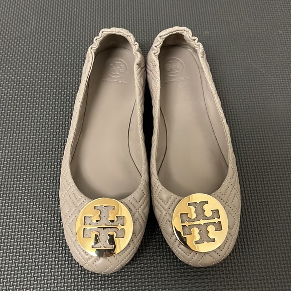 Tory Burch Mini Travel Quilted Ballet Flats - Picture 2 of 6